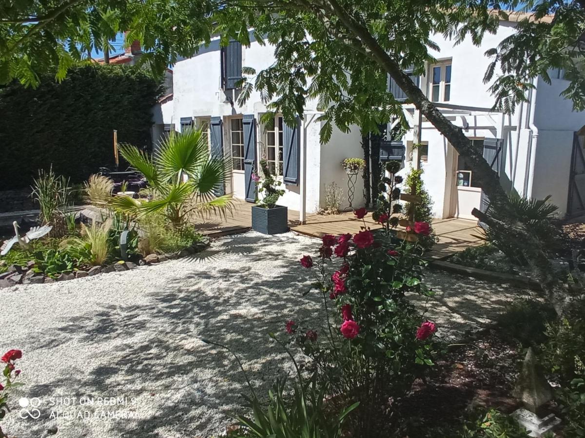Mas Des Vignes Piscine Chauffee Bed & Breakfast Le Champ-Saint-Pere Exterior foto