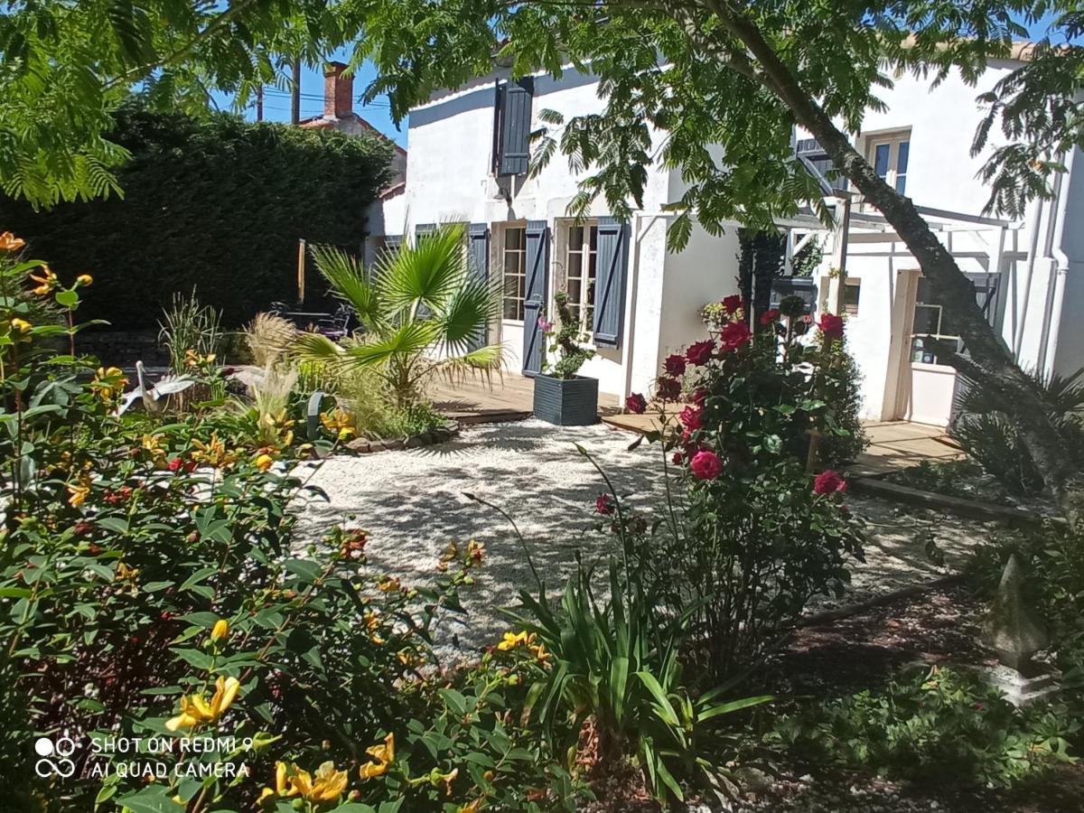 Mas Des Vignes Piscine Chauffee Bed & Breakfast Le Champ-Saint-Pere Exterior foto
