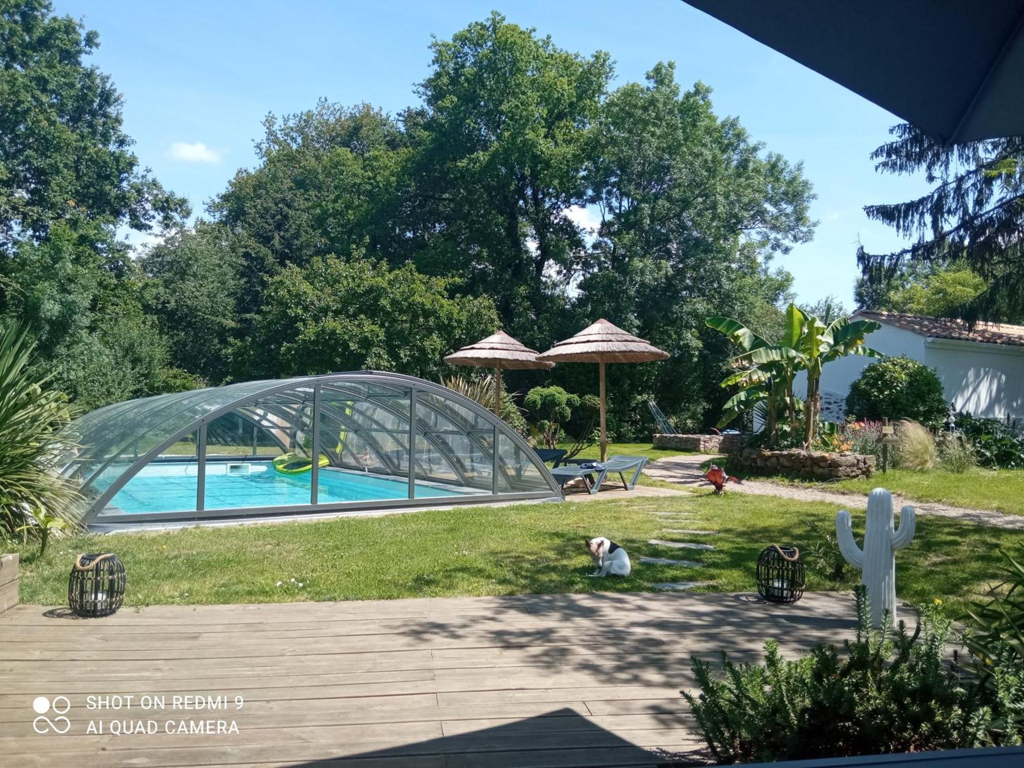 Mas Des Vignes Piscine Chauffee Bed & Breakfast Le Champ-Saint-Pere Exterior foto