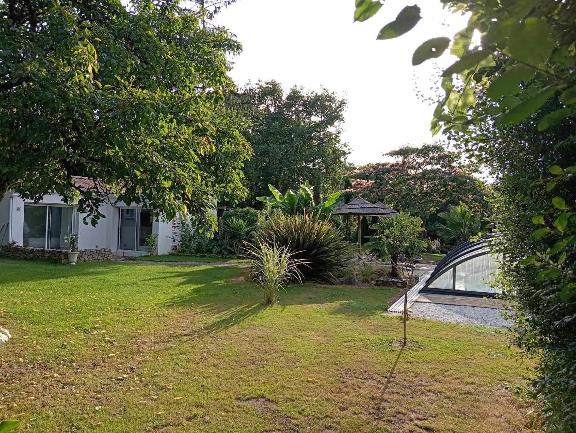 Mas Des Vignes Piscine Chauffee Bed & Breakfast Le Champ-Saint-Pere Exterior foto
